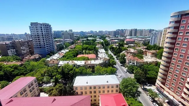 Satılır 4 otaqlı mənzil 205 m²