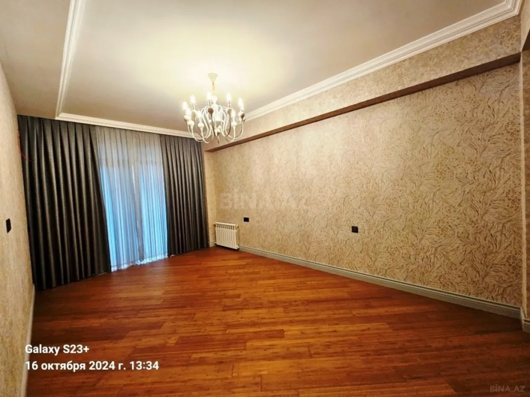 Satılır 4 otaqlı mənzil 205 m²