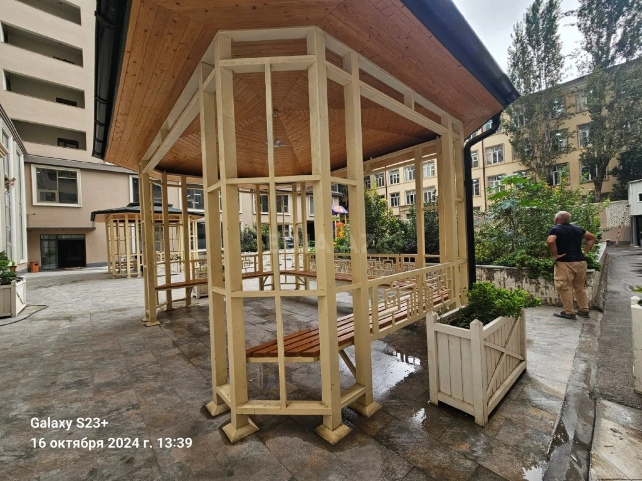 Satılır 4 otaqlı mənzil 205 m²