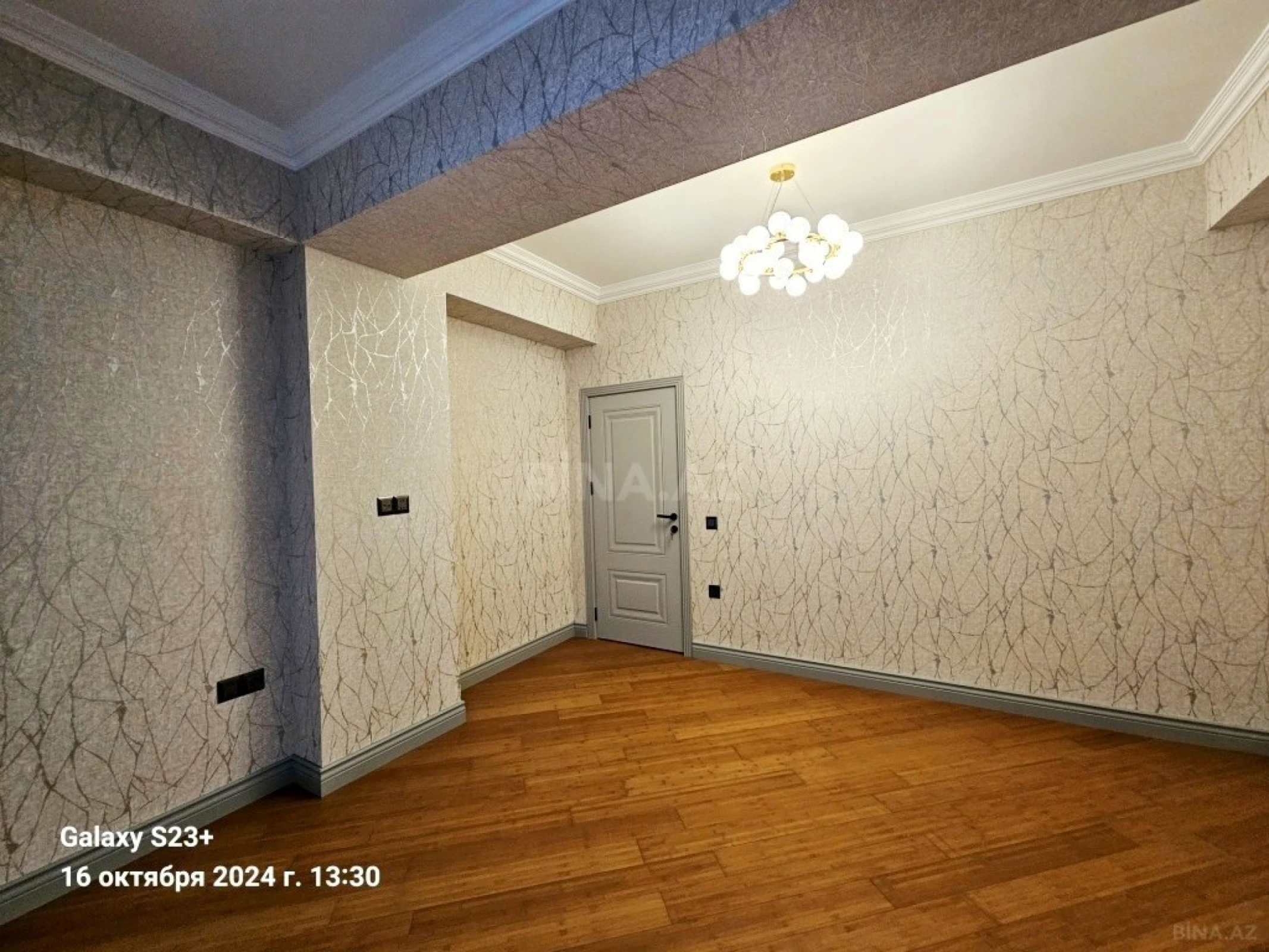 Satılır 4 otaqlı mənzil 205 m²