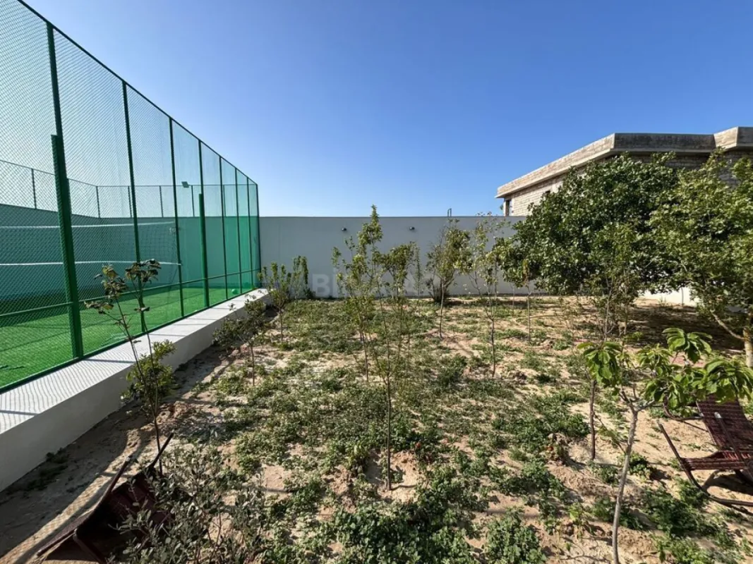 Satılır 4 otaqlı həyət evi 250 m²