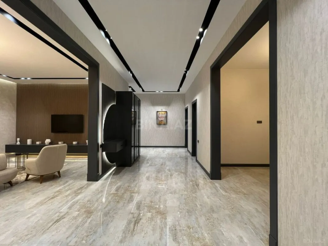 Satılır 4 otaqlı həyət evi 250 m²