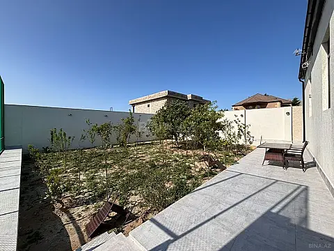 Satılır 4 otaqlı həyət evi 250 m²