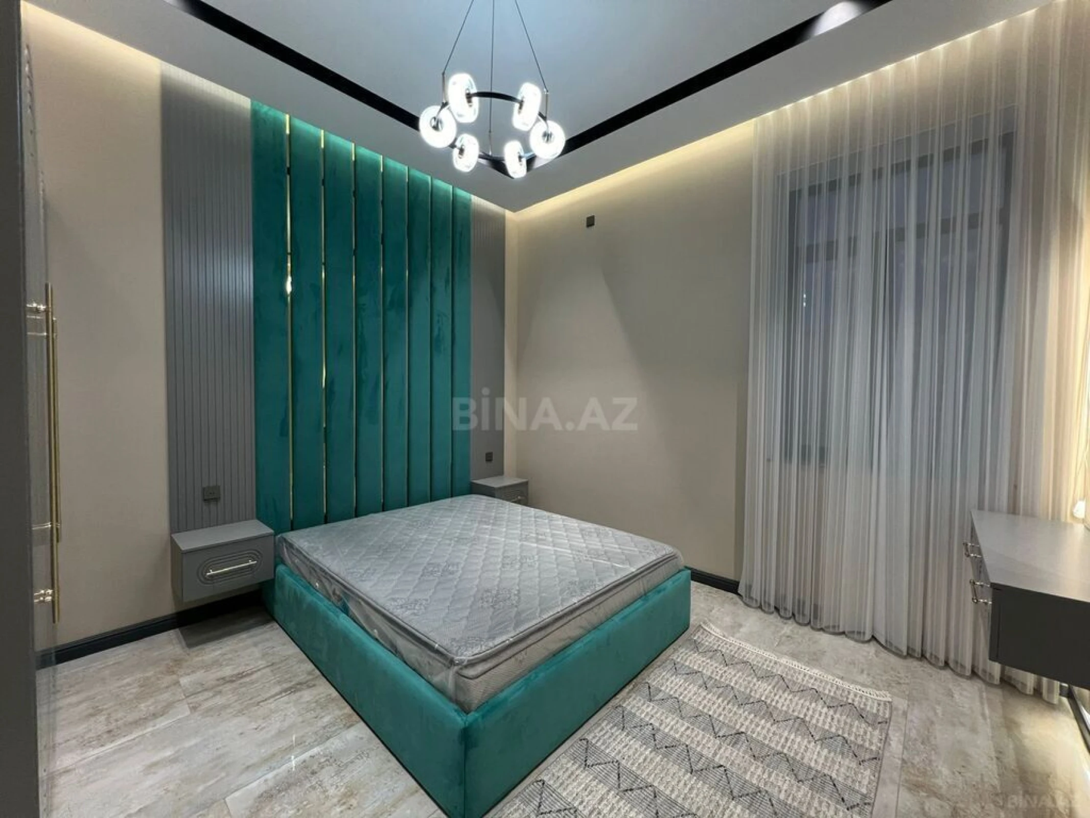 Satılır 4 otaqlı həyət evi 250 m²