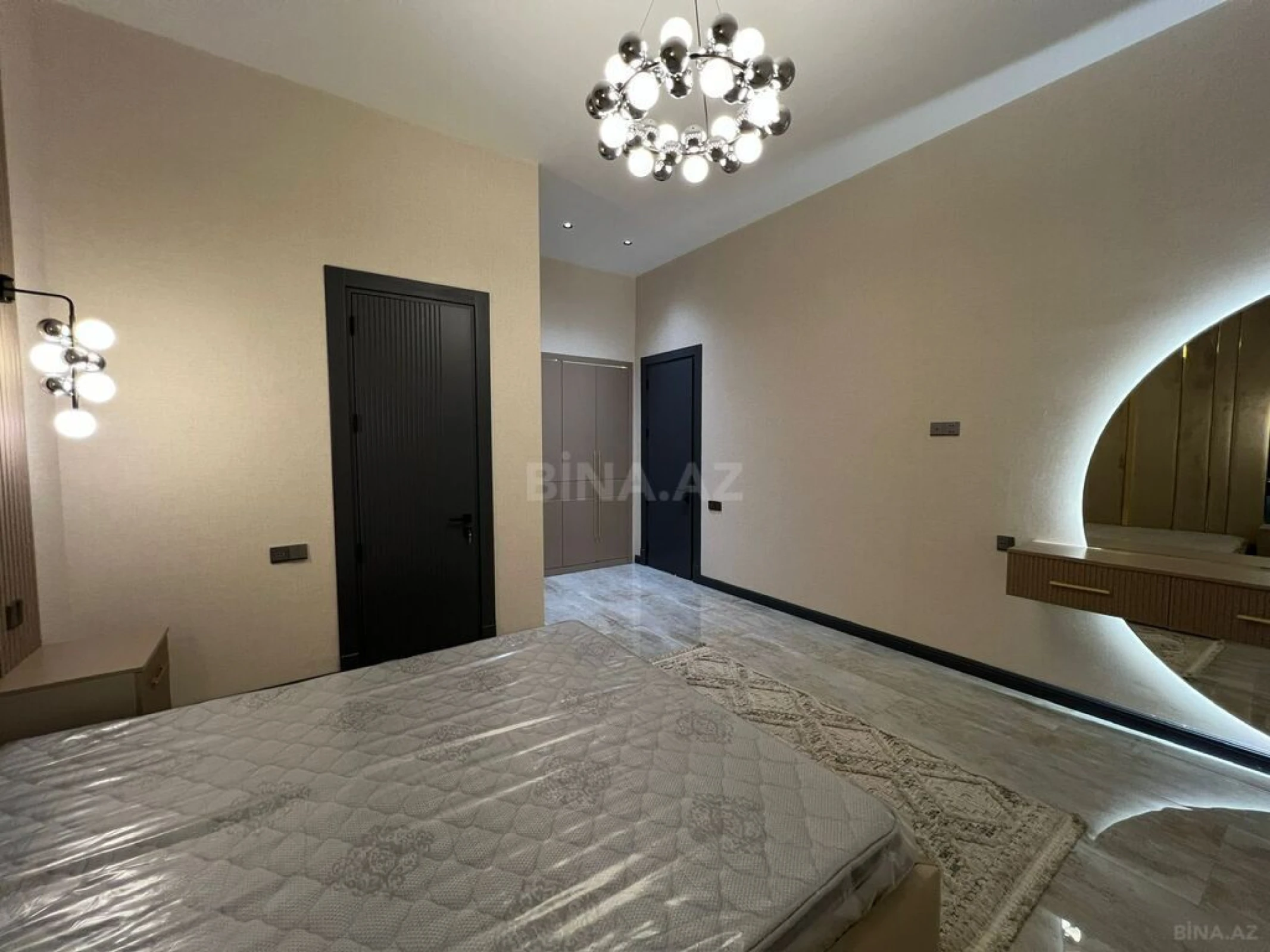 Satılır 4 otaqlı həyət evi 250 m²