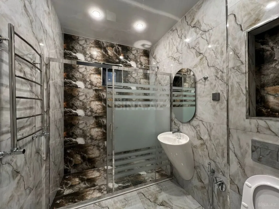 Satılır 4 otaqlı həyət evi 250 m²