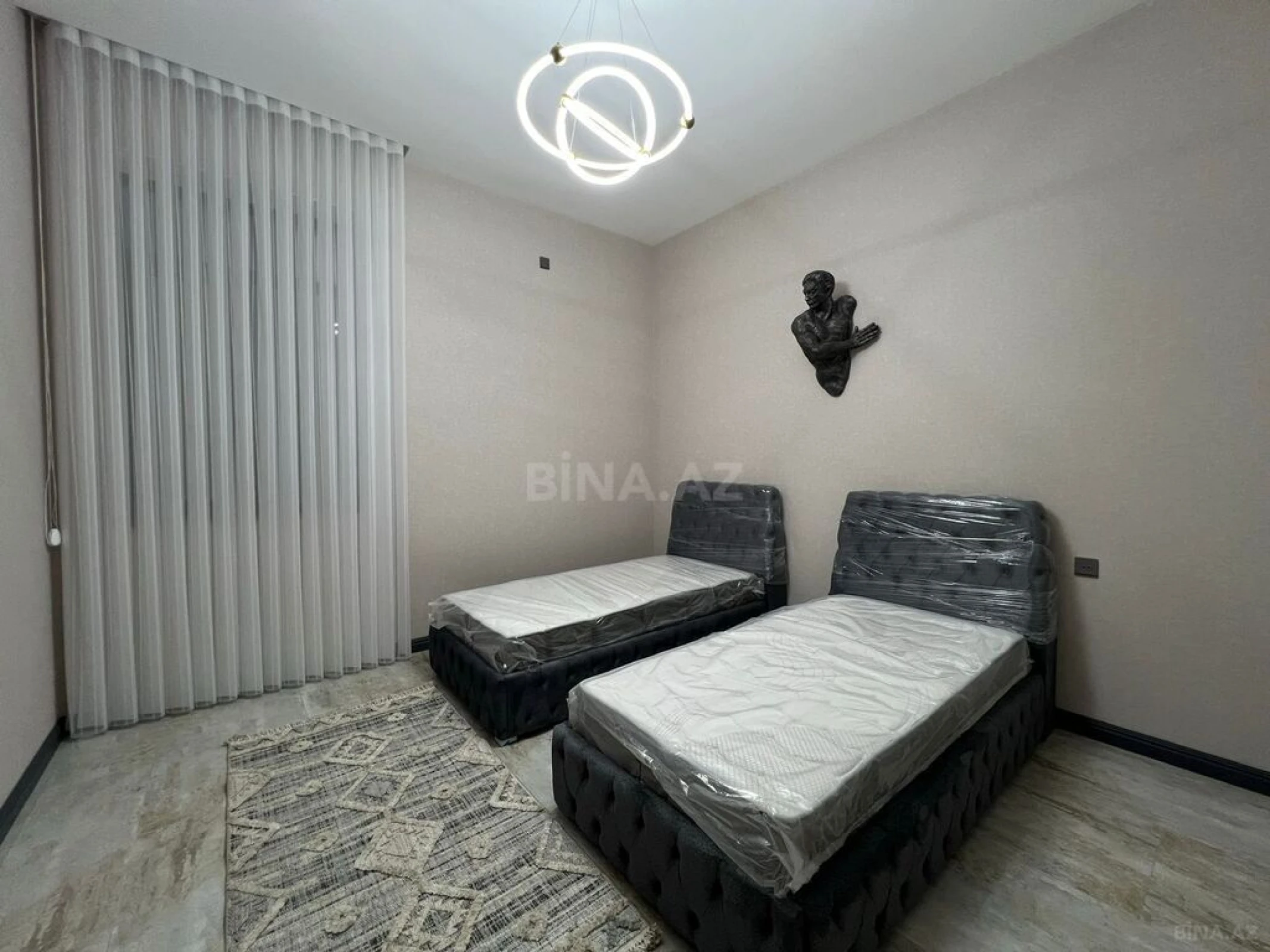 Satılır 4 otaqlı həyət evi 250 m²