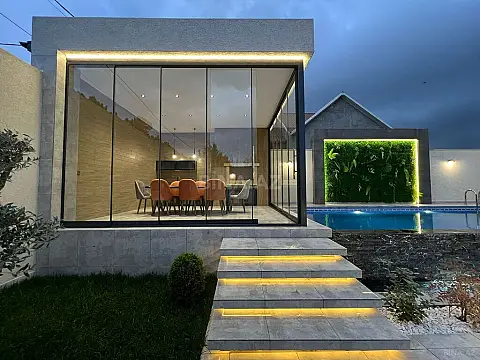Satılır 4 otaqlı həyət evi 250 m²