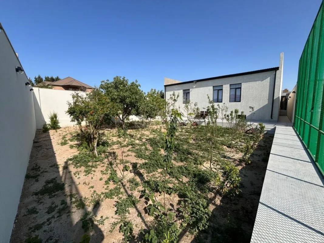 Satılır 4 otaqlı həyət evi 250 m²