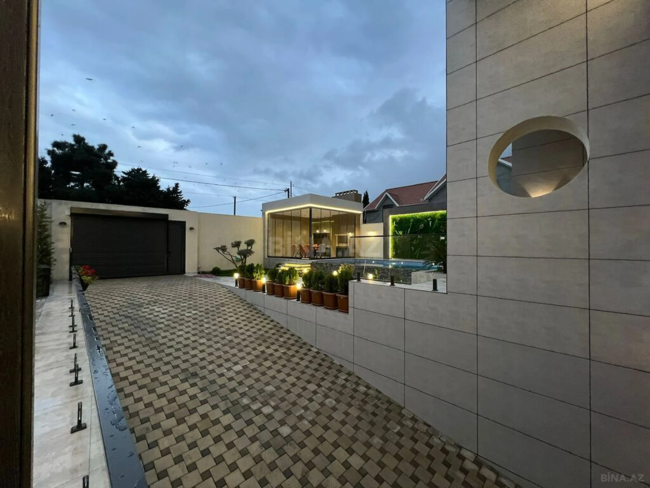 Satılır 4 otaqlı həyət evi 250 m²