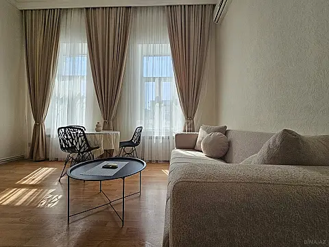 Kirayə verilir 2 otaqlı mənzil 50 m²