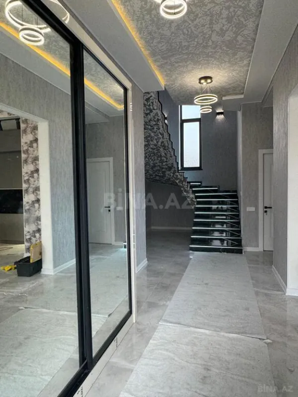 Satılır 5 otaqlı həyət evi 200 m²