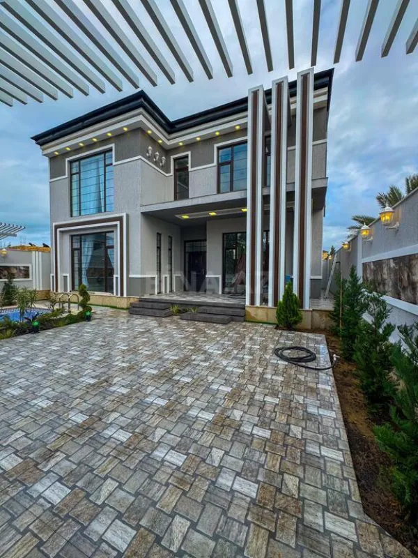 Satılır 5 otaqlı həyət evi 200 m²