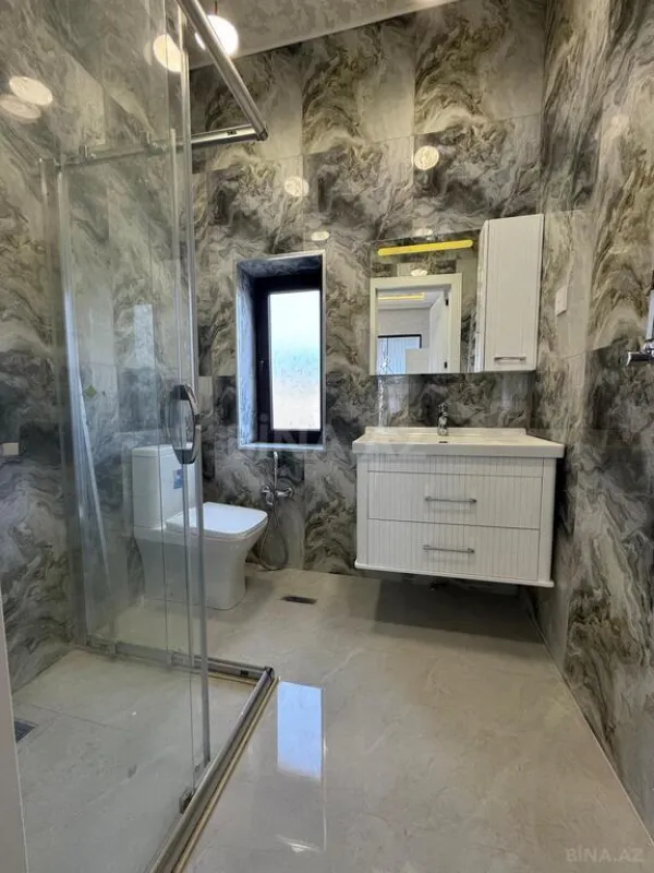 Satılır 5 otaqlı həyət evi 200 m²