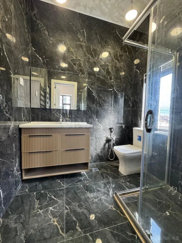 Satılır 5 otaqlı həyət evi 200 m²