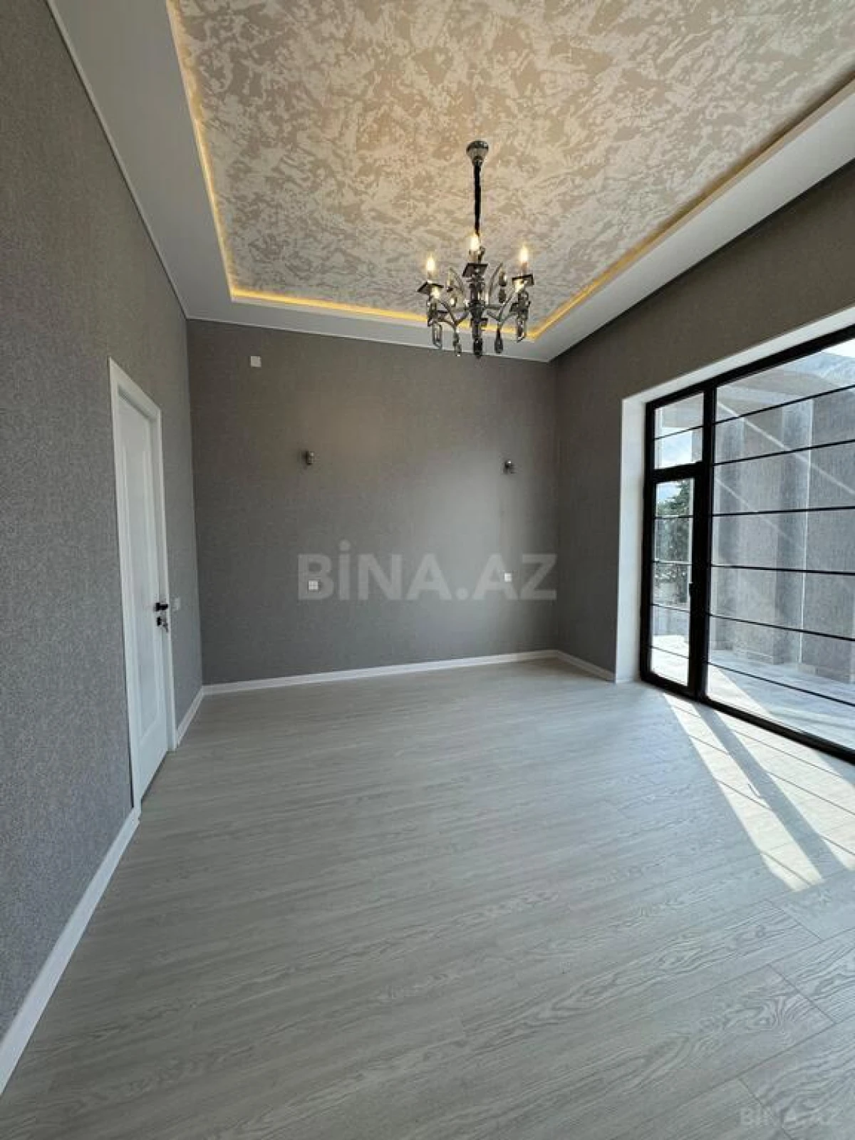 Satılır 5 otaqlı həyət evi 200 m²