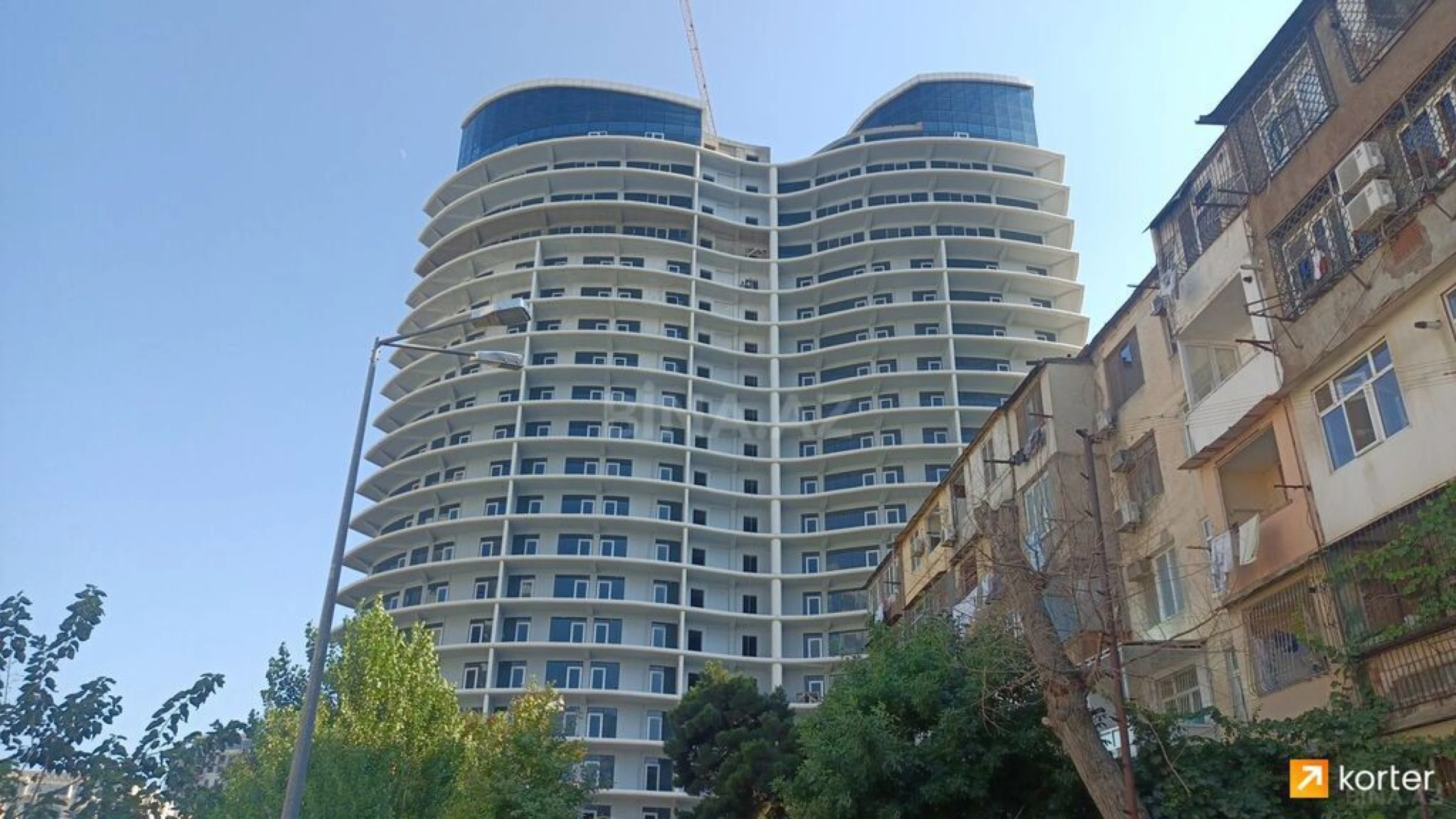 Satılır 4 otaqlı mənzil 239 m²