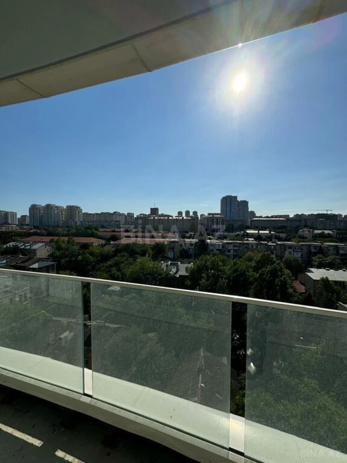 Satılır 4 otaqlı mənzil 239 m²