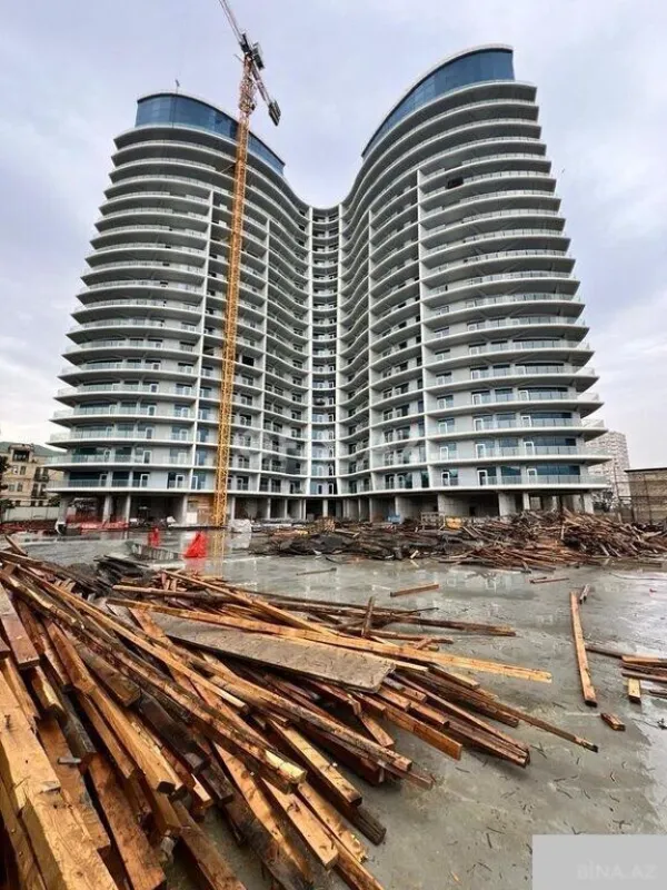 Satılır 4 otaqlı mənzil 239 m²