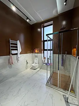 Satılır 5 otaqlı həyət evi 300 m²