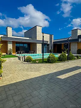 Satılır 5 otaqlı həyət evi 300 m²