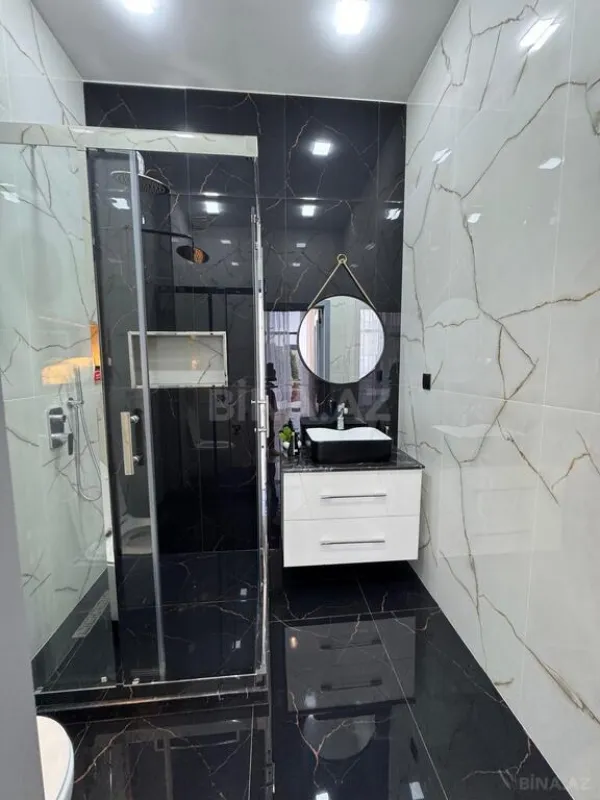 Satılır 5 otaqlı həyət evi 300 m²