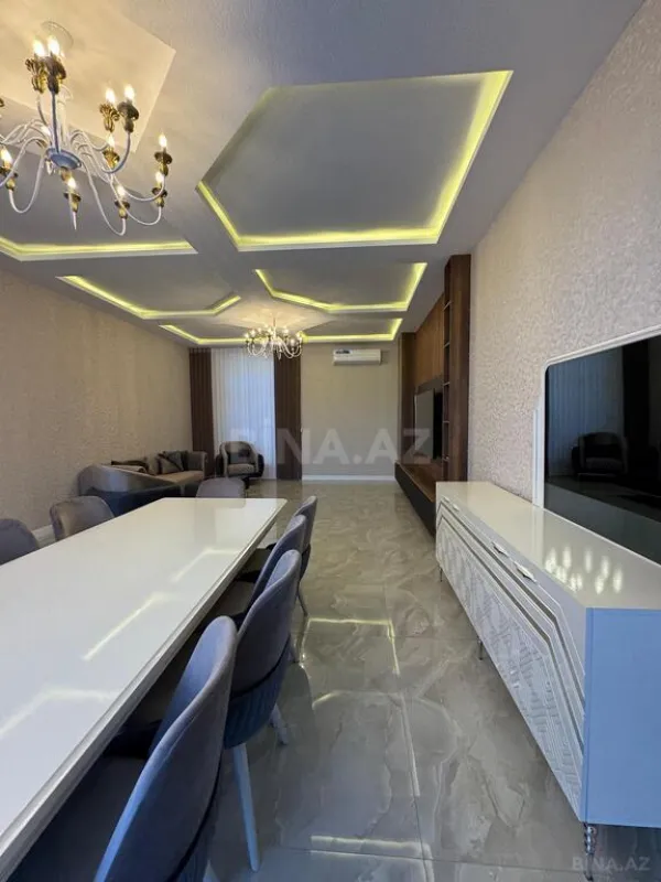 Satılır 6 otaqlı həyət evi 300 m²