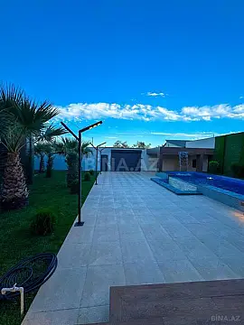 Satılır 6 otaqlı həyət evi 300 m²