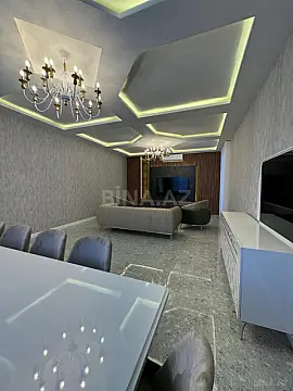 Satılır 6 otaqlı həyət evi 300 m²