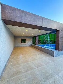 Satılır 6 otaqlı həyət evi 300 m²