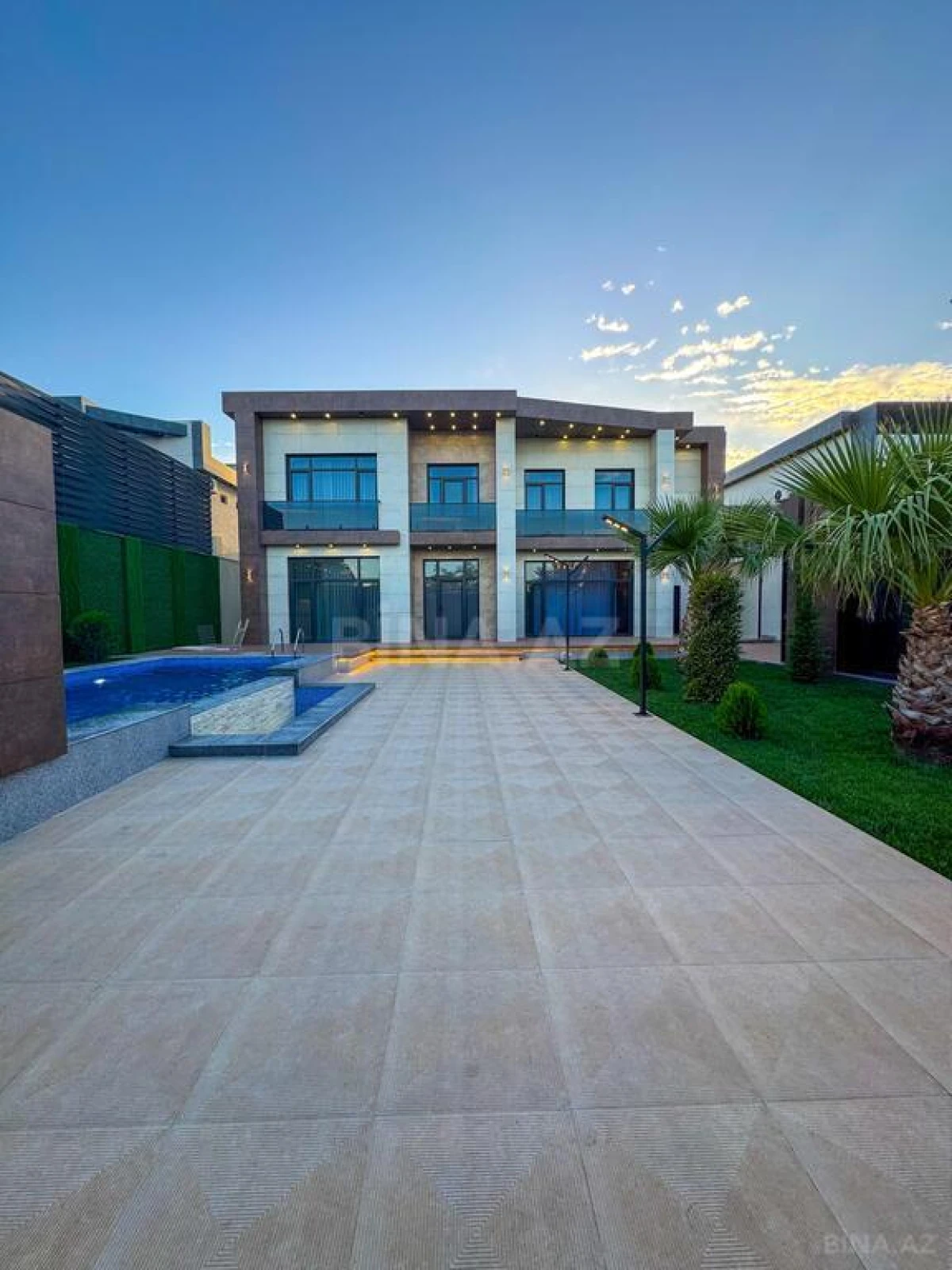 Satılır 6 otaqlı həyət evi 300 m²