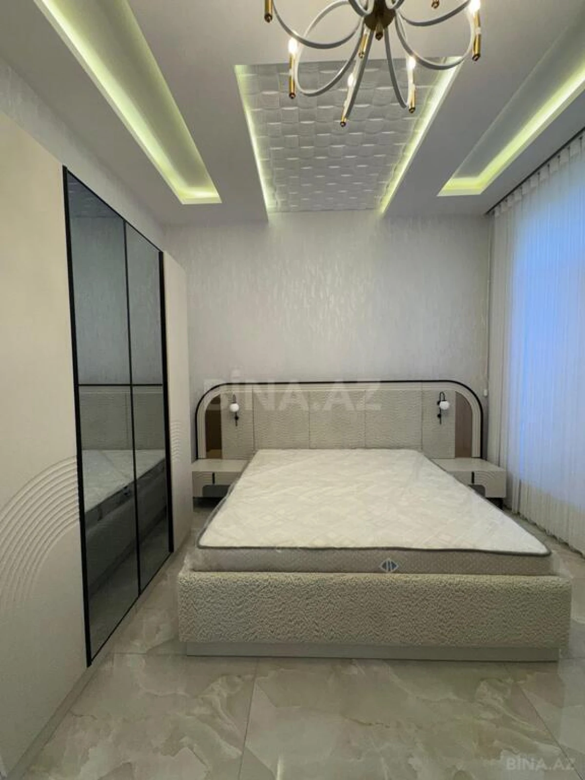 Satılır 6 otaqlı həyət evi 300 m²