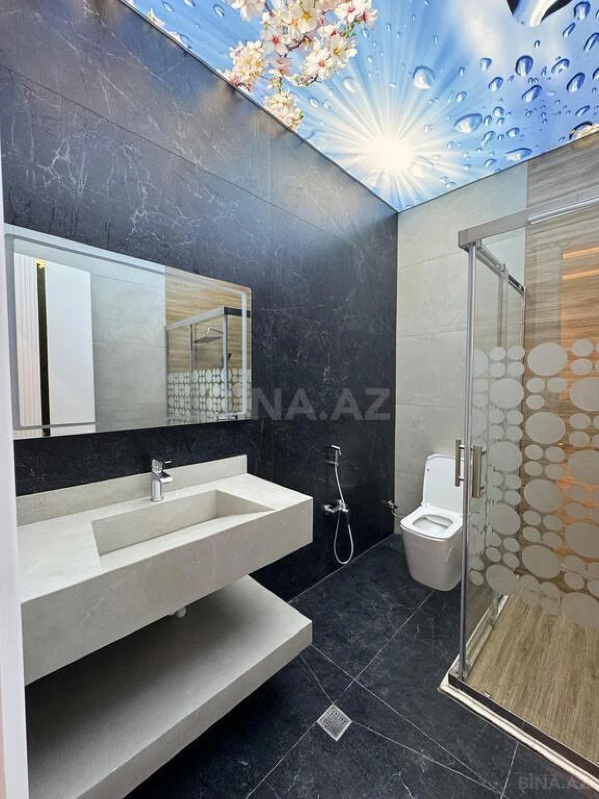 Satılır 6 otaqlı həyət evi 300 m²