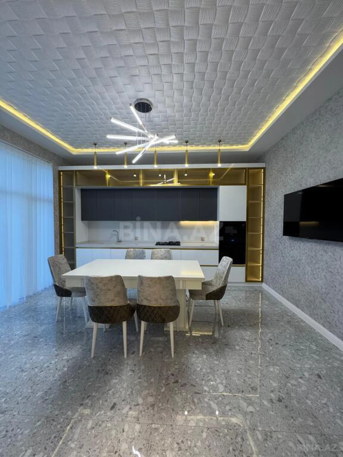 Satılır 6 otaqlı həyət evi 300 m²