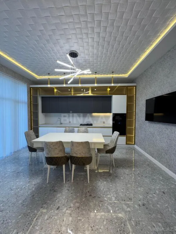 Satılır 6 otaqlı həyət evi 300 m²