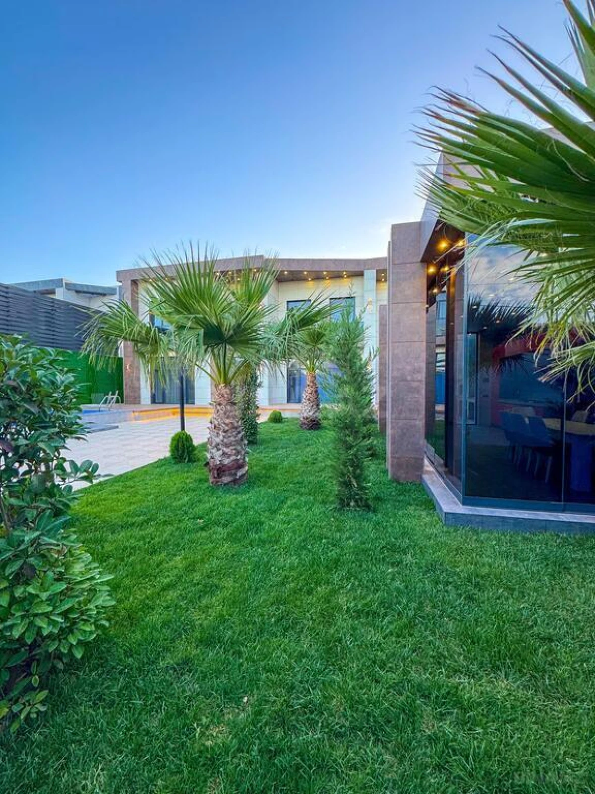 Satılır 6 otaqlı həyət evi 300 m²