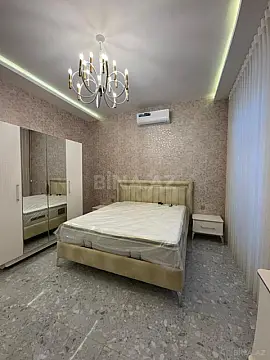 Satılır 6 otaqlı həyət evi 300 m²