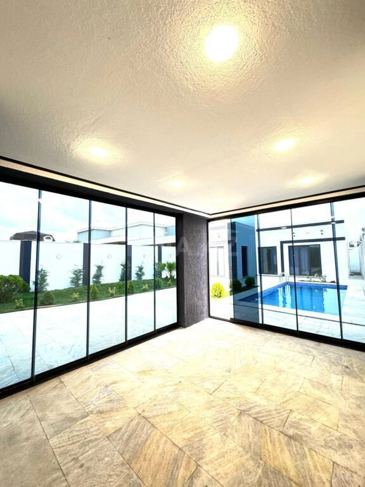 Satılır 4 otaqlı həyət evi 200 m²