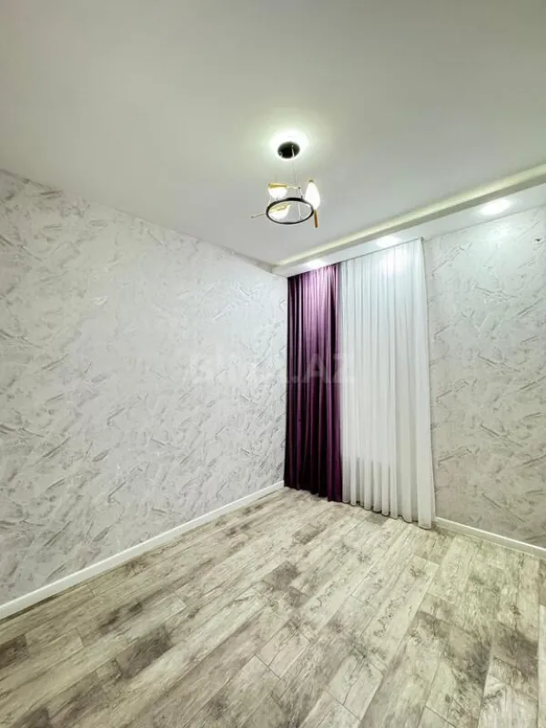 Satılır 4 otaqlı həyət evi 200 m²