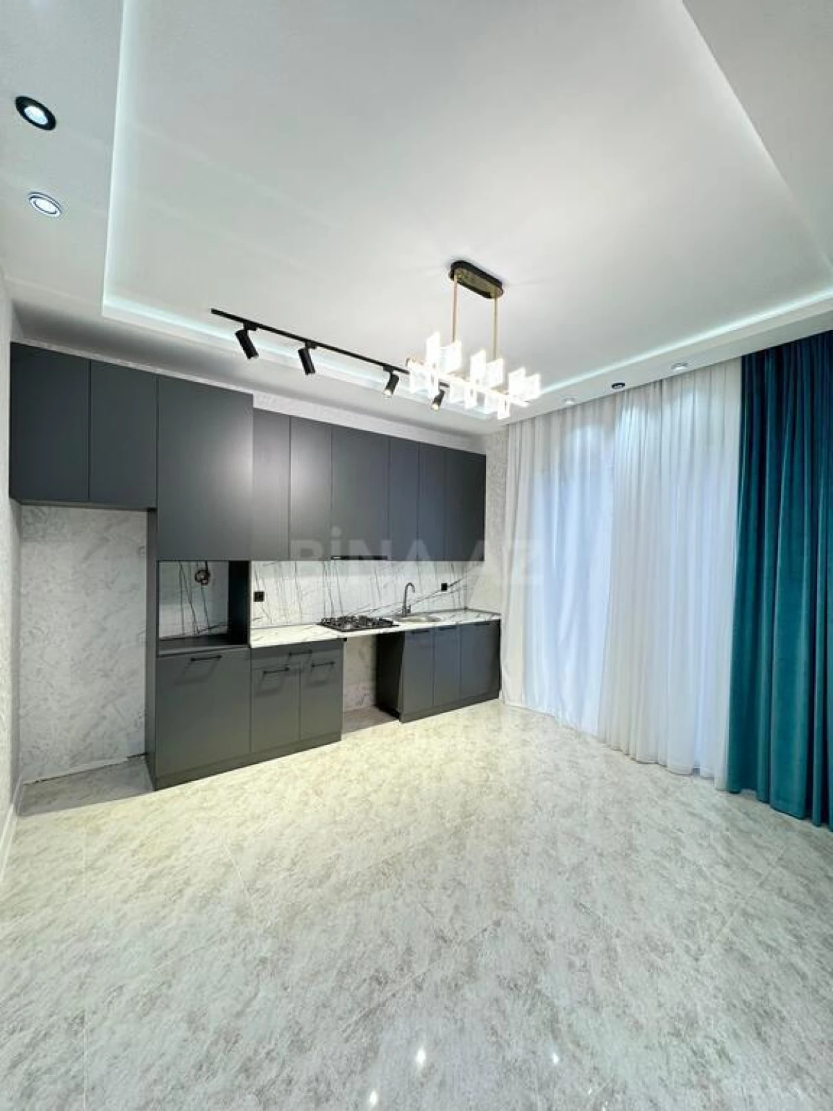 Satılır 4 otaqlı həyət evi 200 m²