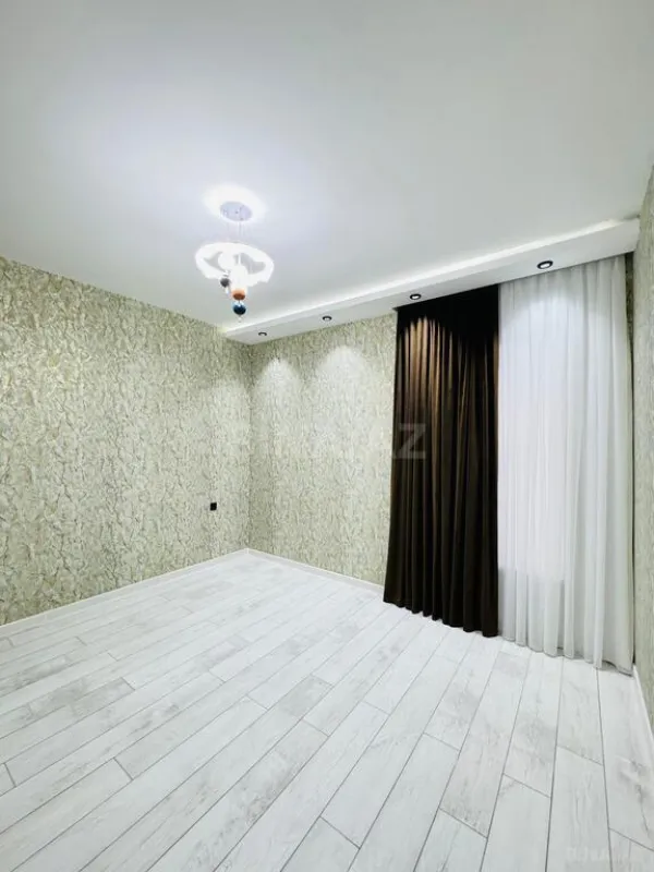 Satılır 4 otaqlı həyət evi 200 m²