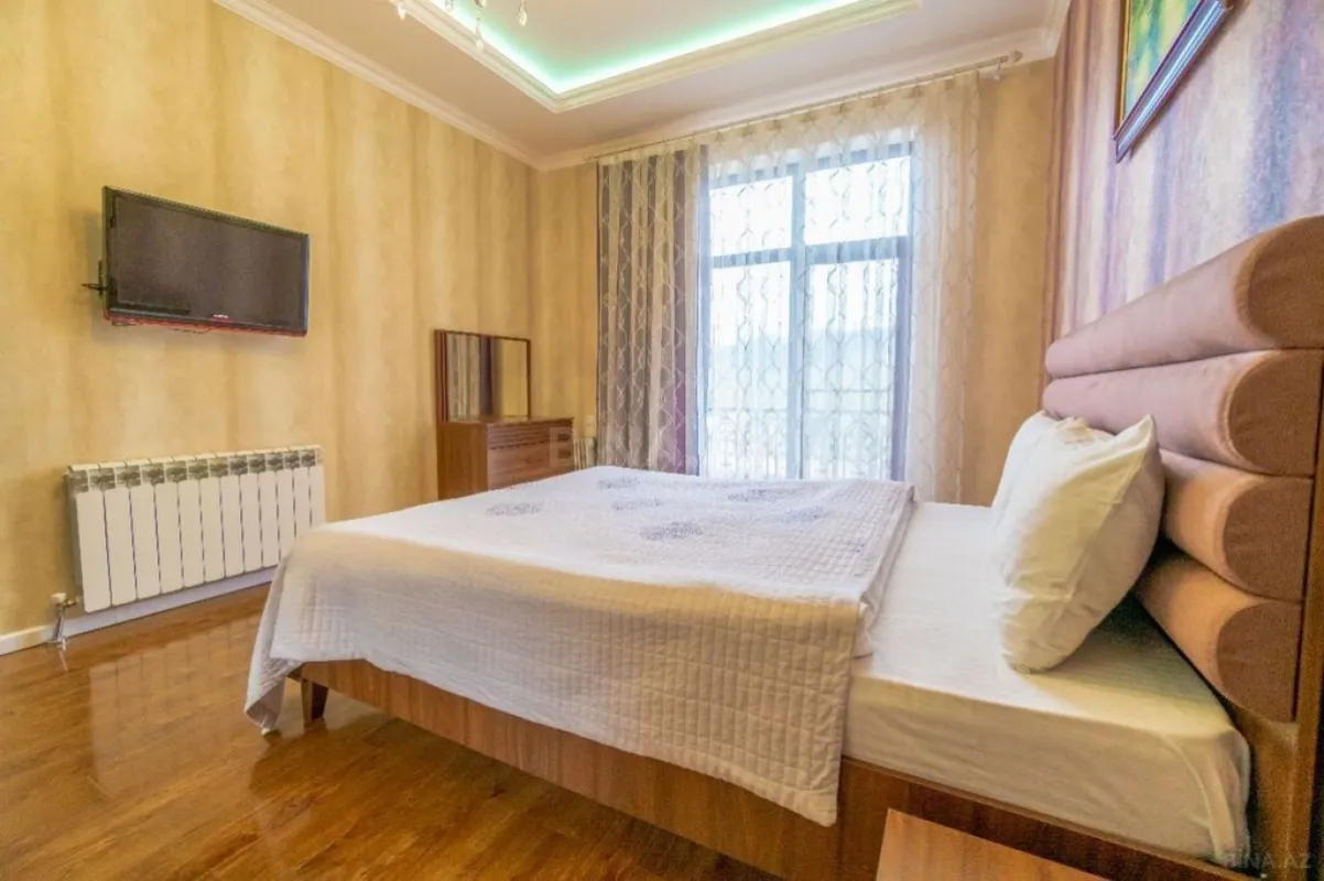 Kirayə verilir 6 otaqlı həyət evi 280 m²