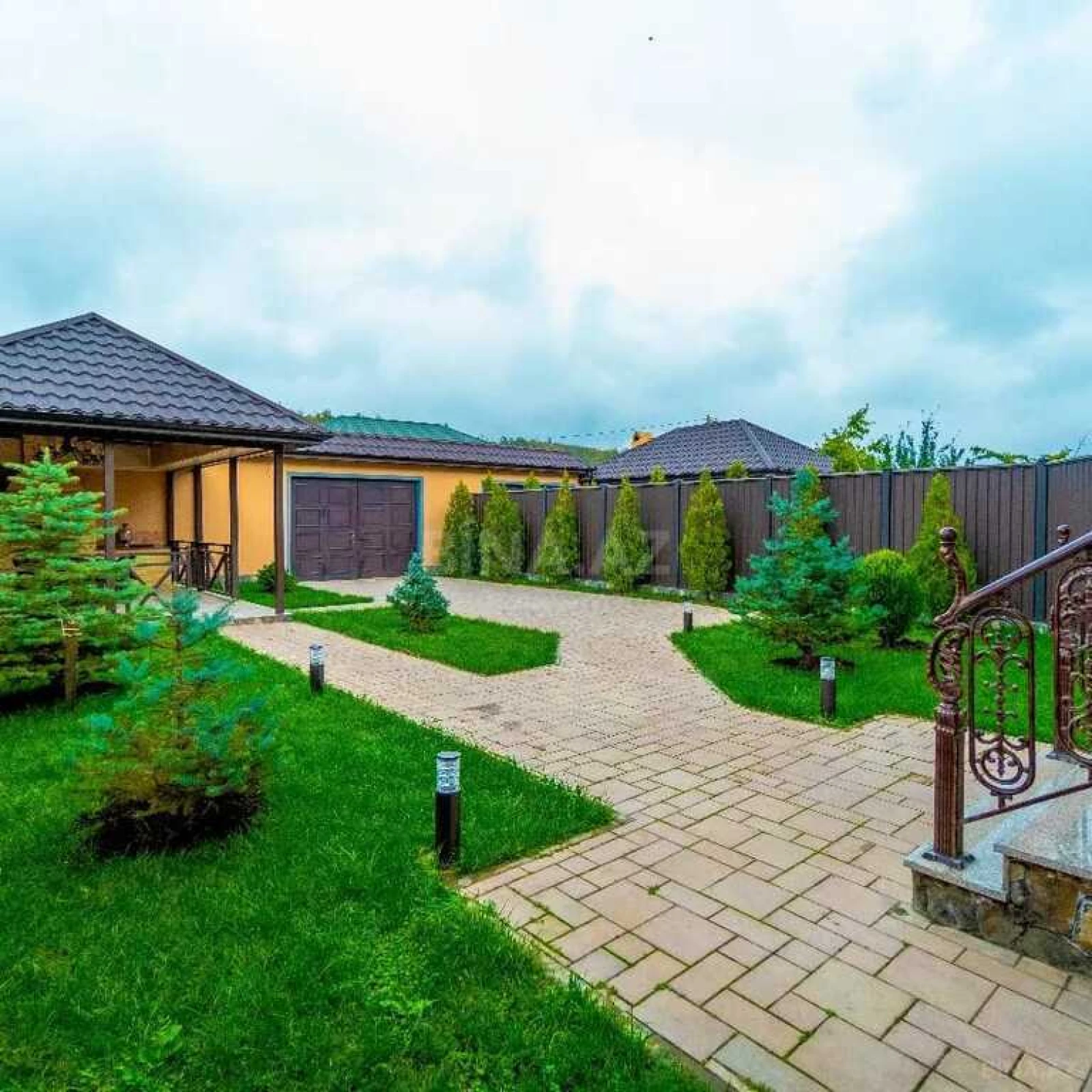 Kirayə verilir 6 otaqlı həyət evi 280 m²