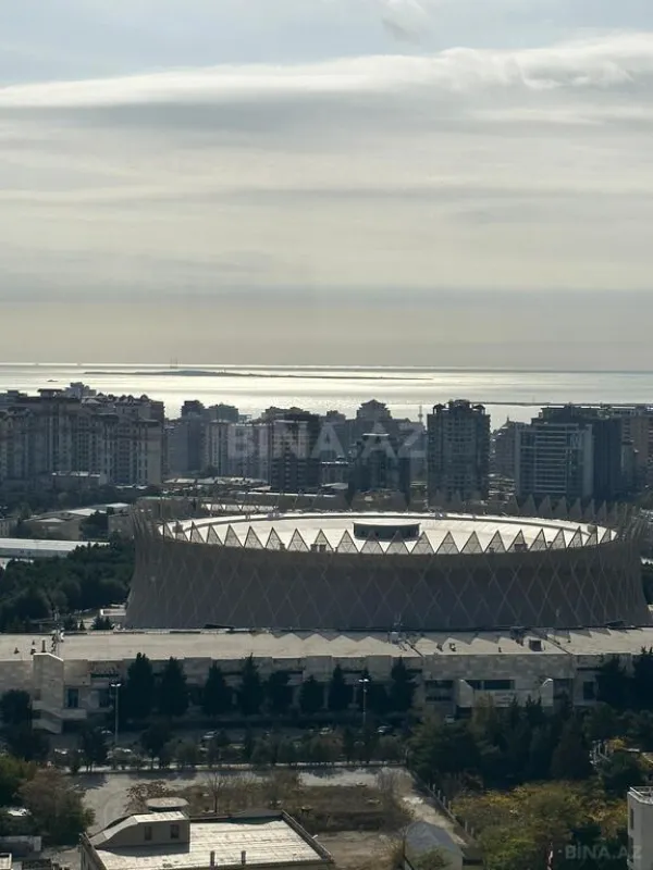 Satılır 3 otaqlı mənzil 220 m²