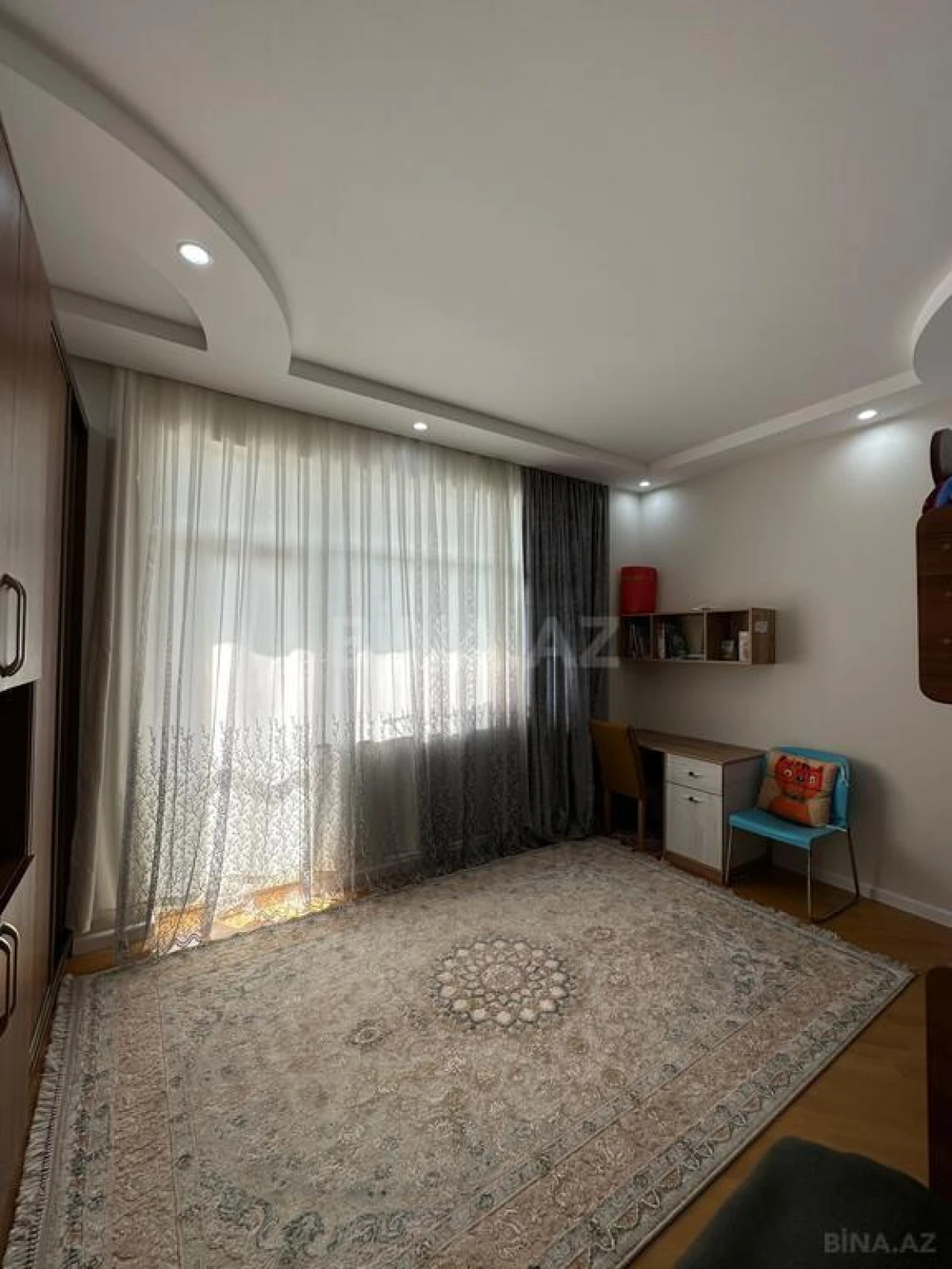Satılır 3 otaqlı mənzil 220 m²