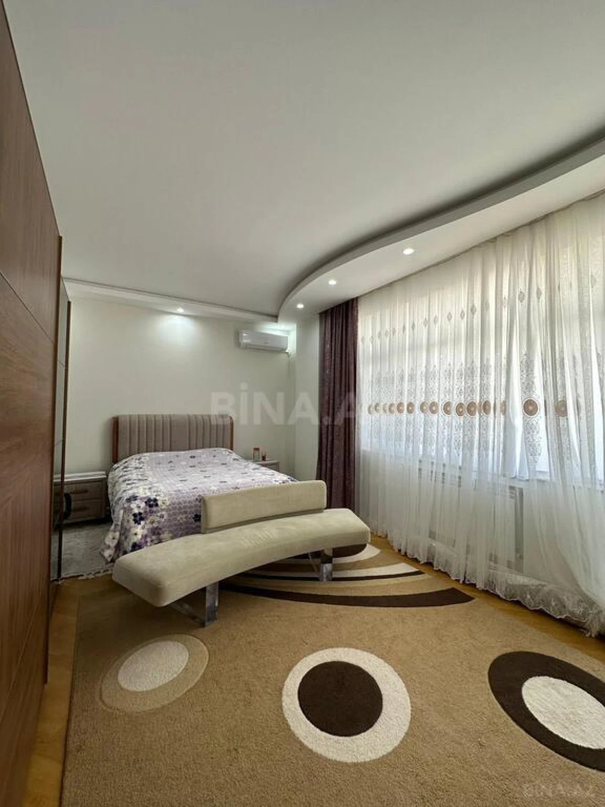 Satılır 3 otaqlı mənzil 220 m²