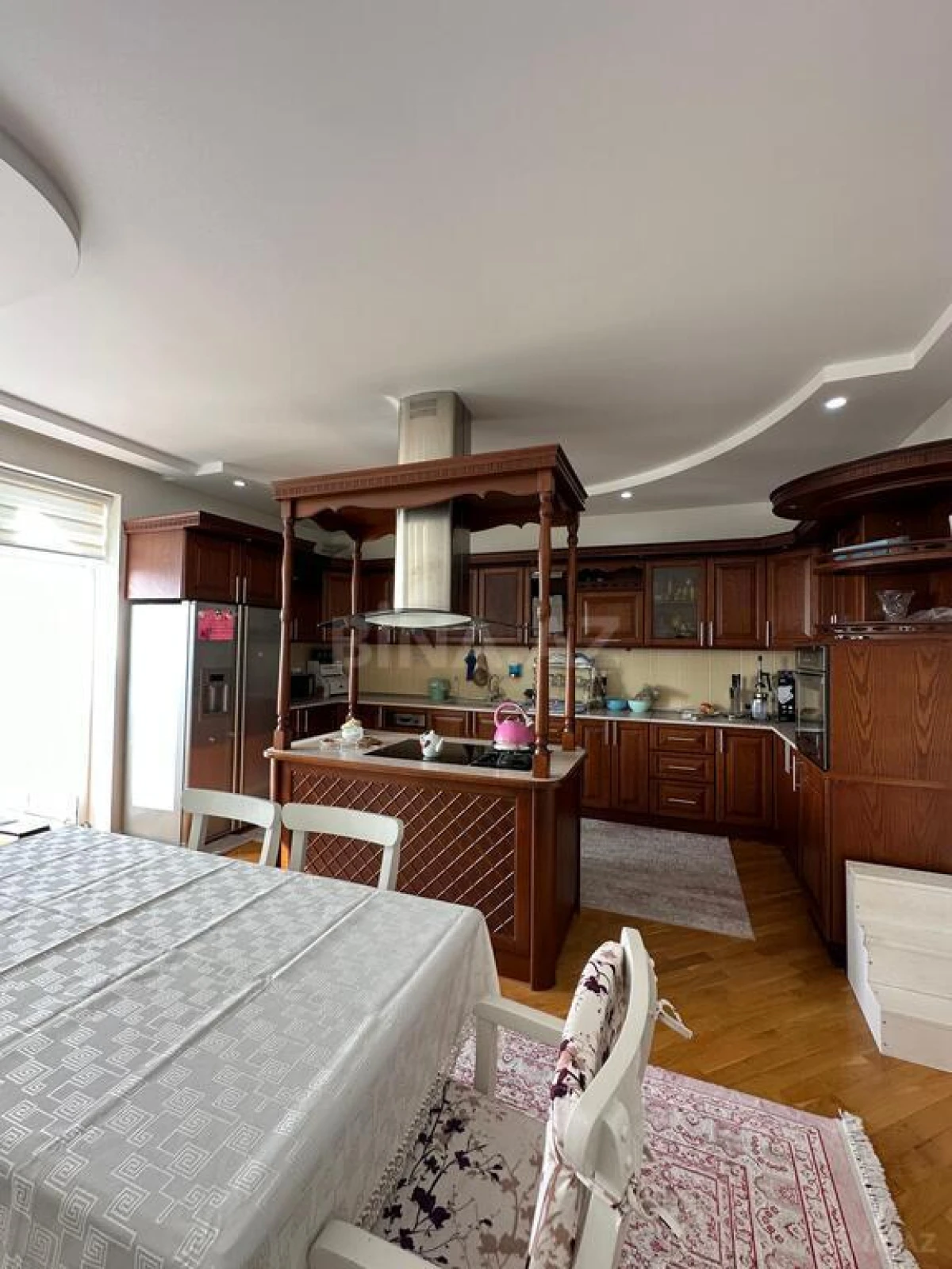Satılır 3 otaqlı mənzil 220 m²