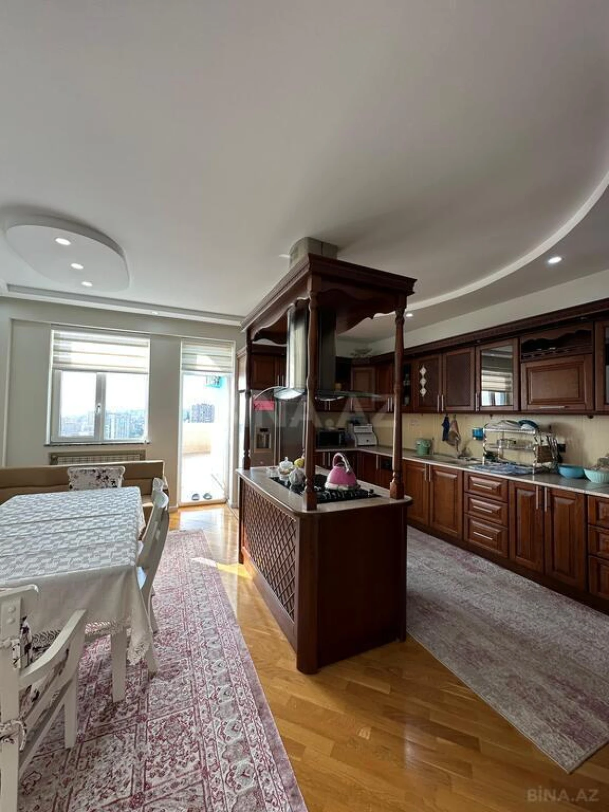 Satılır 3 otaqlı mənzil 220 m²