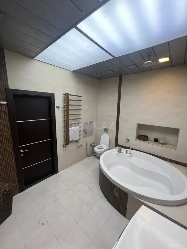 Kirayə verilir 2 otaqlı mənzil 89 m²