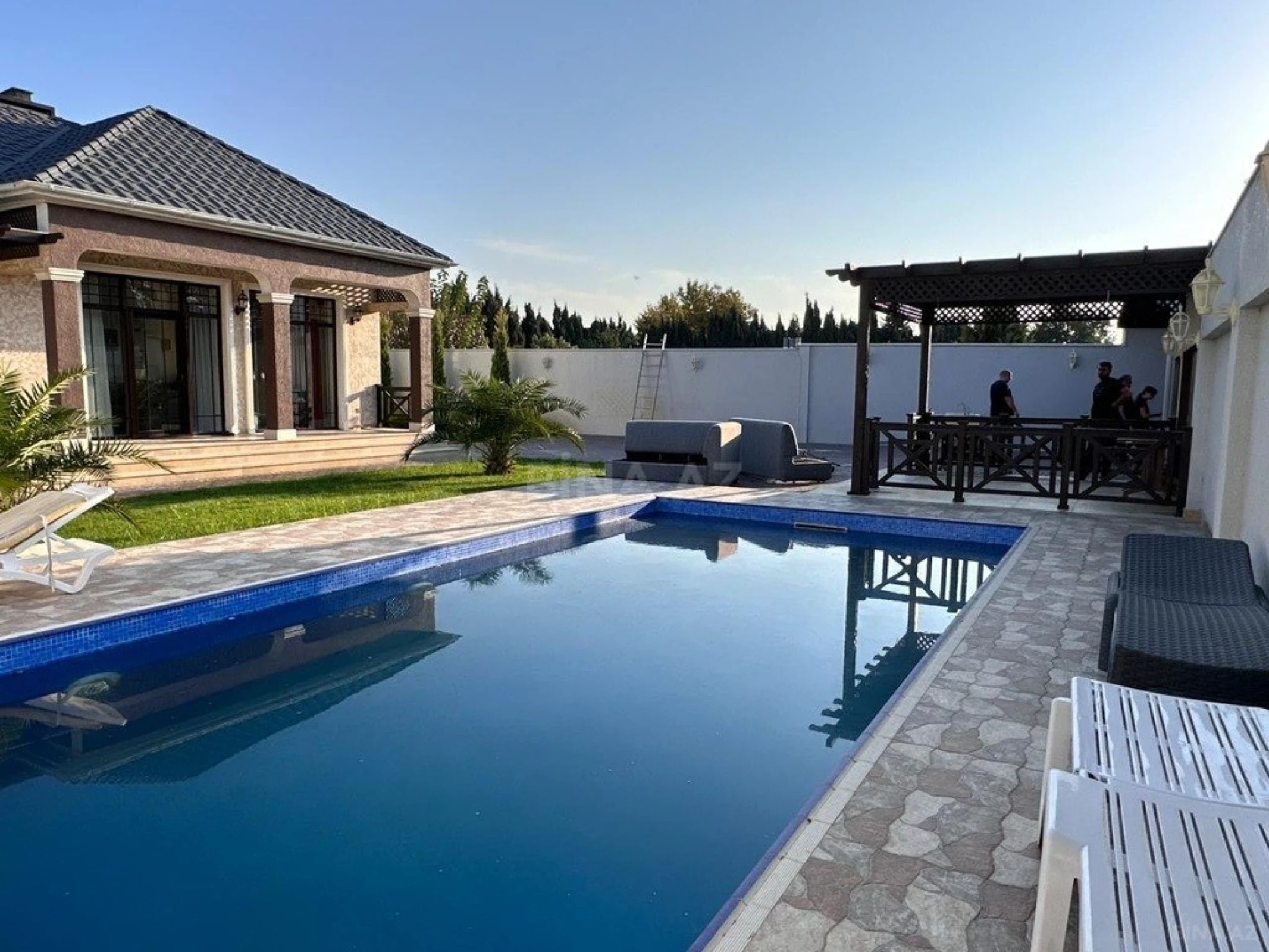 Kirayə verilir 4 otaqlı həyət evi 200 m²